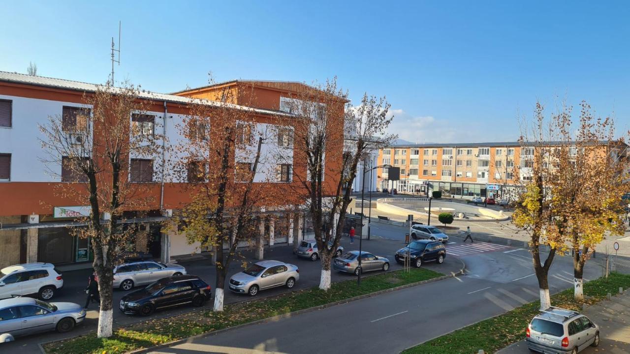 Iggy Luxury Apartment Хунедоара Екстер'єр фото